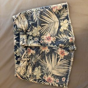 Hawaiian design shorts